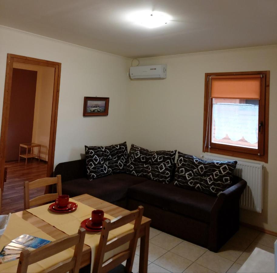 Dream Horse Apartman Cserkeszolo Exterior photo