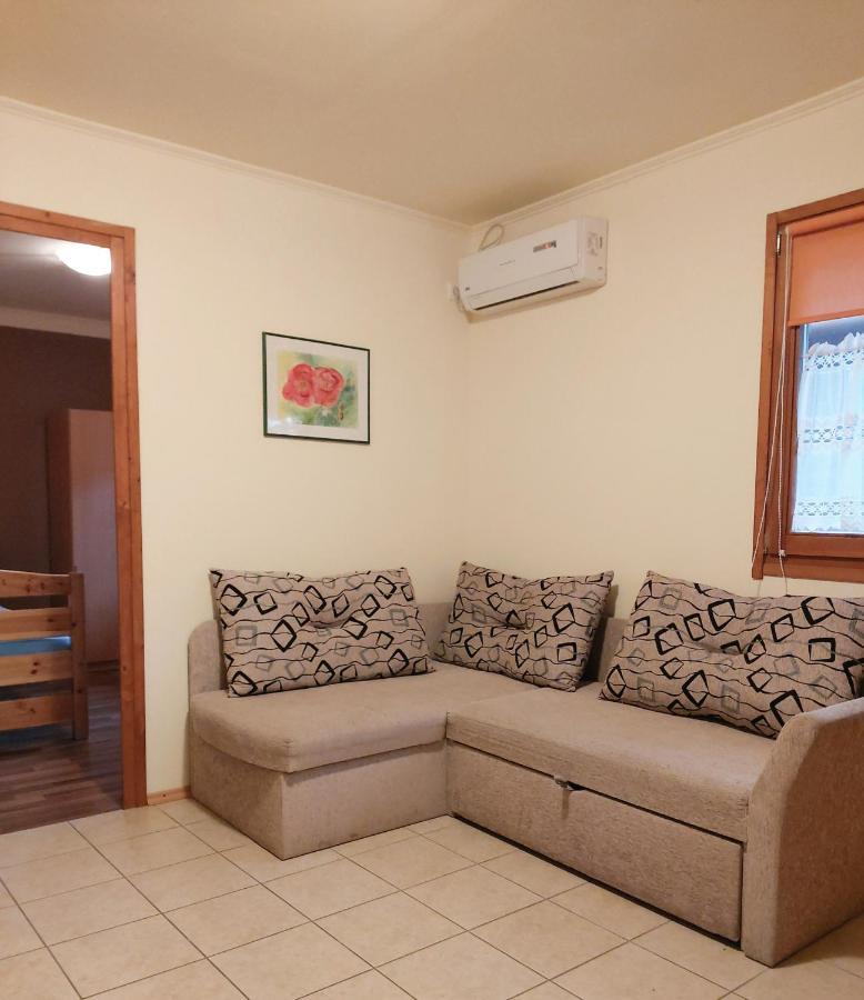 Dream Horse Apartman Cserkeszolo Exterior photo